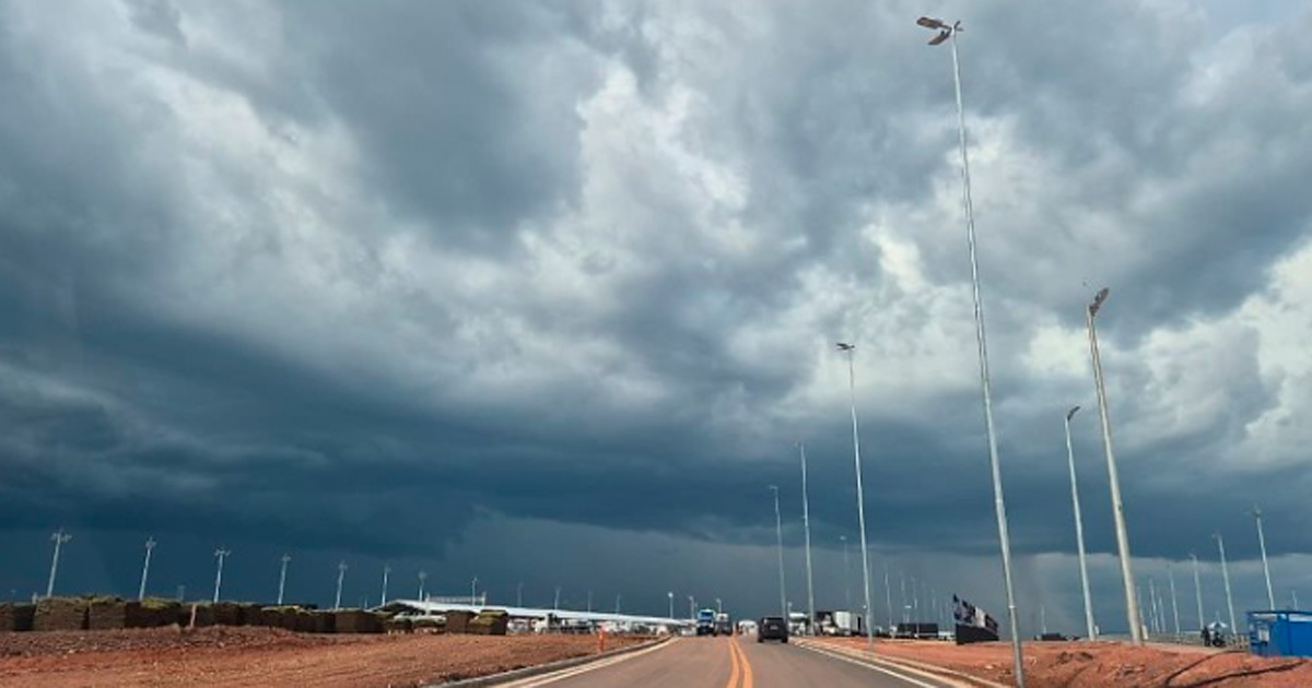 Inmet alerta para risco de tempestades com ventos de até 100 km/h em MT